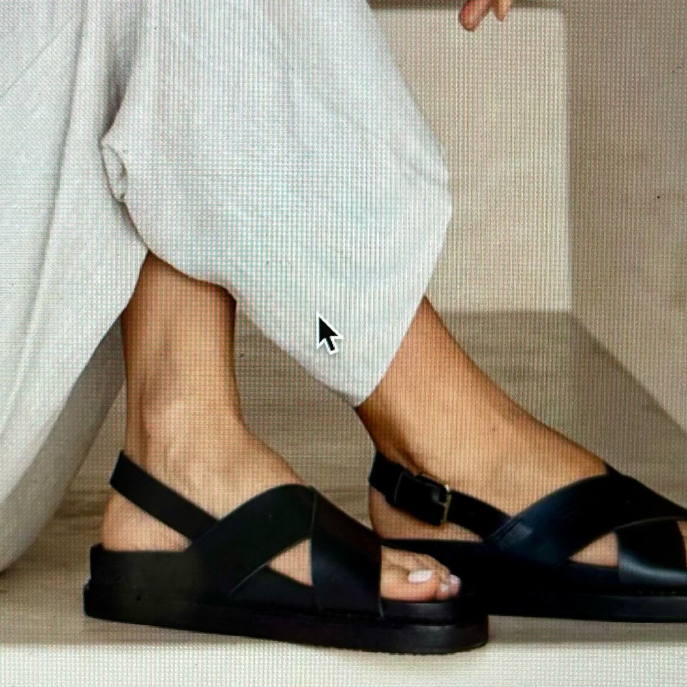 Liberte Capri Sandal: Black